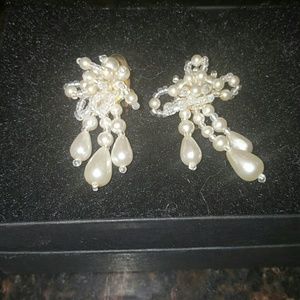 Clip on earrings, vintage look pearl